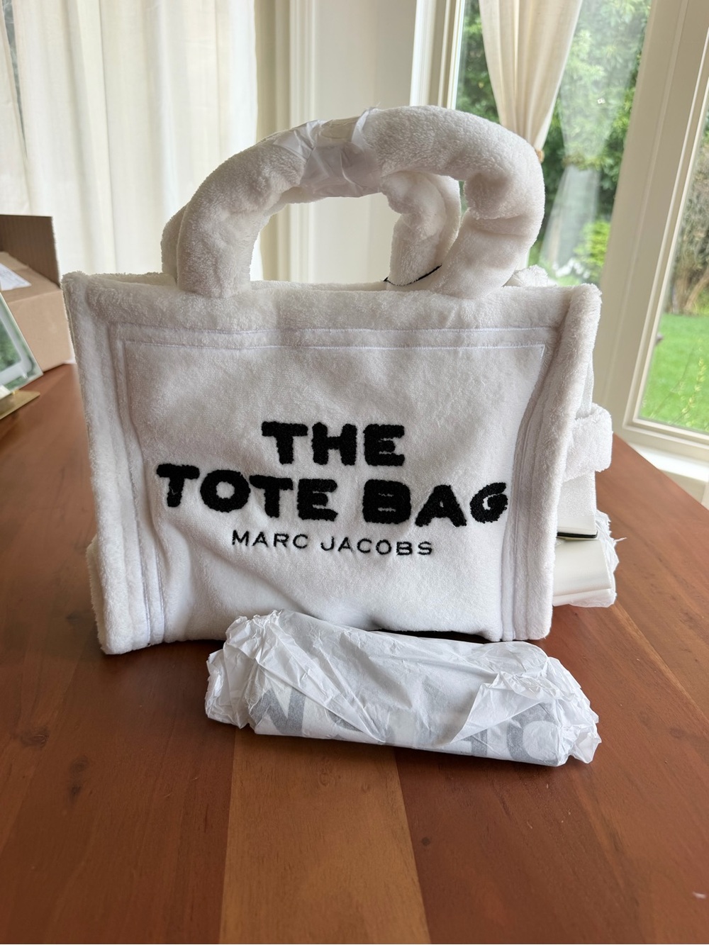 🤍✨ HARD TO FIND Marc Jacobs The Terry Tote | White | NWT + Dust Bag + Strap